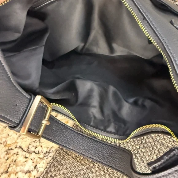 NWOT Fiorelli Izzie Shoulder Bag - Stylish & Functional Handbag - Picture 10 of 11